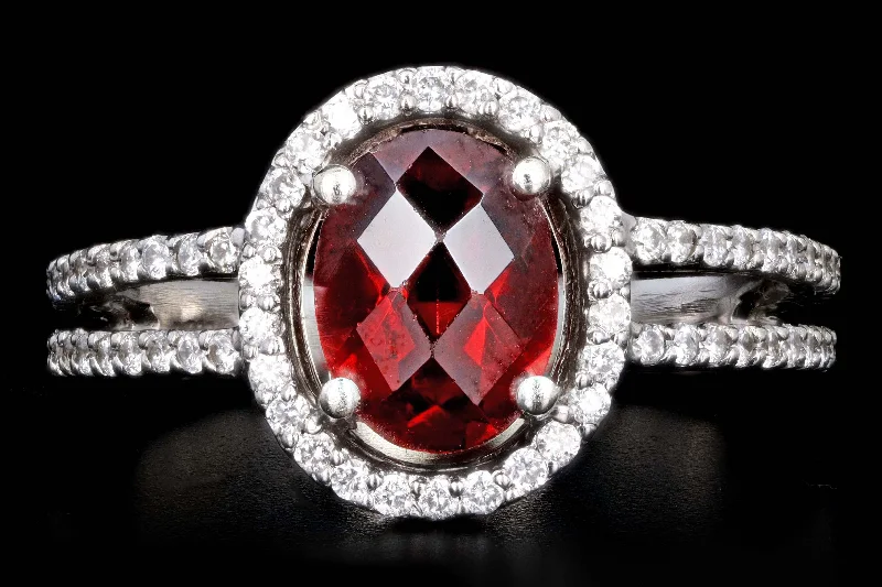 Modern 14K White Gold 1.5 Carat Oval Garnet & Diamond Ring